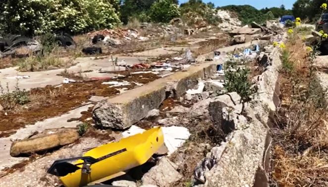 Inšpektori odobrali vzorky z nelegálneho úložiska kalovitého odpadu pri Bratislave
